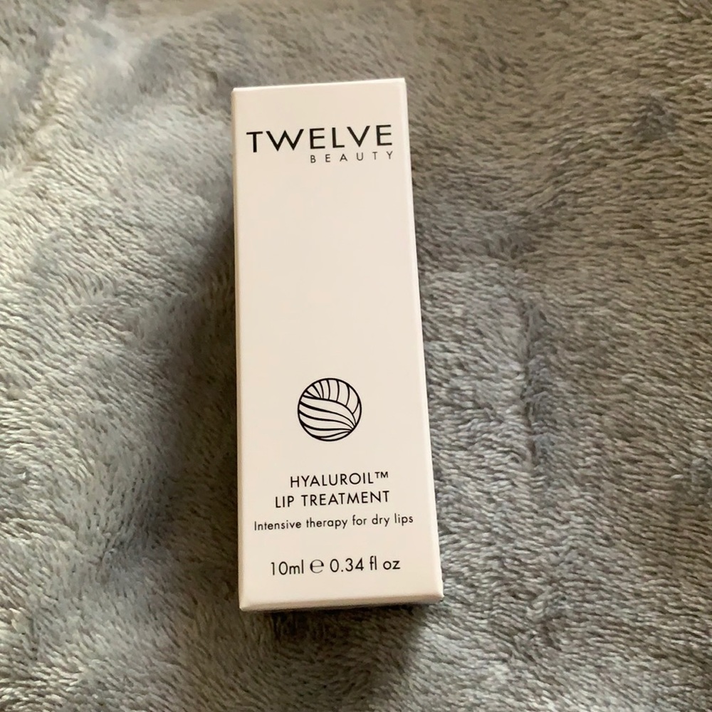 Twelve Beauty Hyaluroil lip treatment